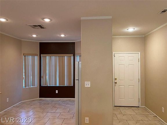 4th image of 9489 Wooded Heights Ave