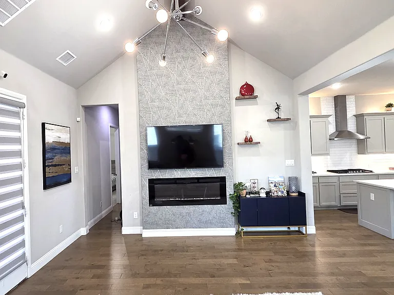 8066 Glastonbury Dr — Photo 8