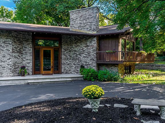 3rd image of 2616 Norwood Dr