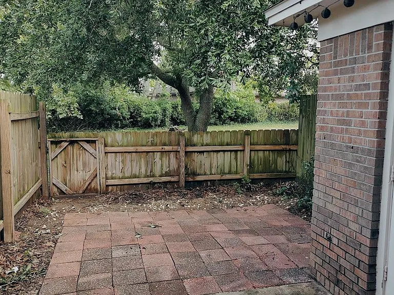 1317 Redwood Ln — Photo 17