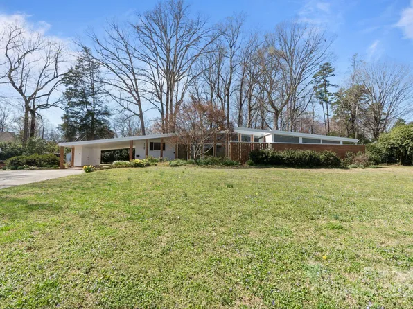 2300 Cloister Dr, Charlotte, NC 28211