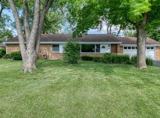 W158N5752 Elmway Dr, Menomonee Falls, WI 53051