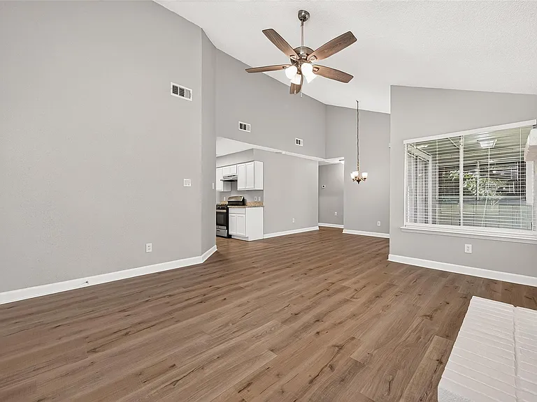 14306 River Glen Dr — Photo 4