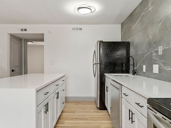 4th image of 3711 S Indianapolis Ave #4