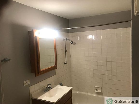 5th image of 7538 S Kingston Ave #1B