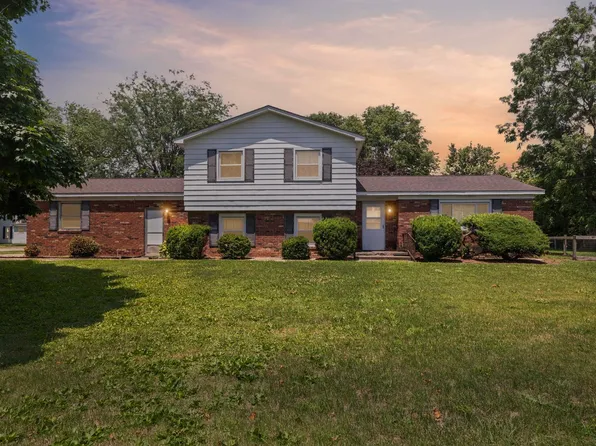 303 N Center St, Boswell, IN 47921