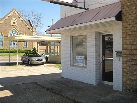 2nd image of 607 E Goliad Ave