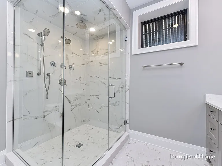 2135 N Lakewood Ave #1 — Photo 22