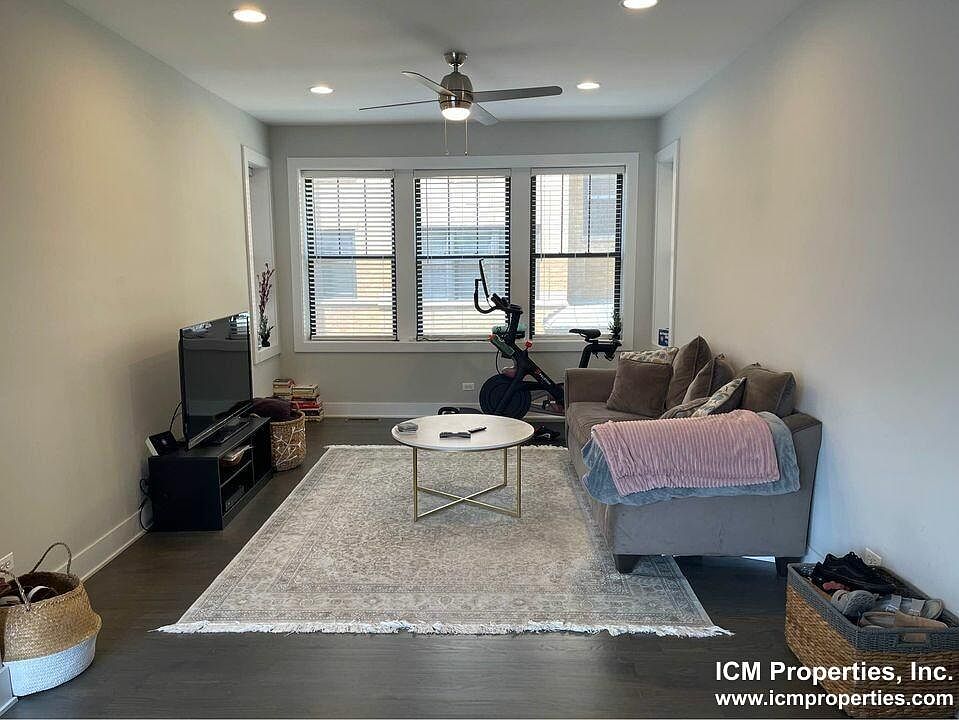 1st image of 2620 N Rockwell St #1B