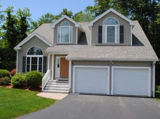 2 Prestwick Trl, Nashua, NH 03062