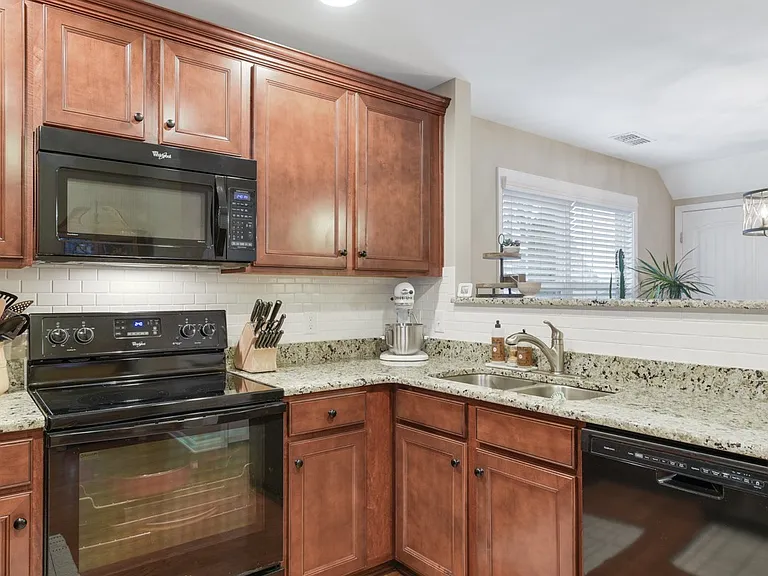 3916 Hoggett Ford Rd — Photo 4