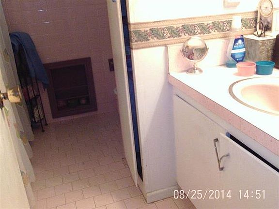 2nd image of 4419 4421 E. Broad