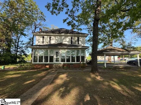 9016 Augusta Rd, Pelzer, SC 29669