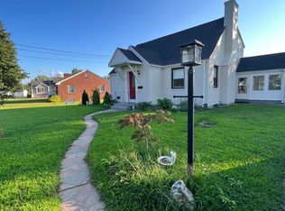 44 Suffield St, Windsor Locks, CT 06096