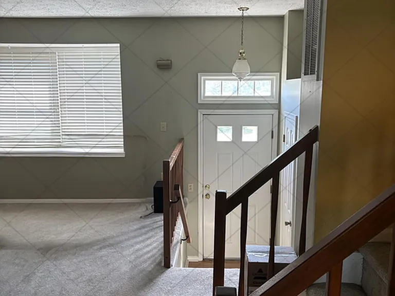 72 Broxbourne Dr — Photo 2