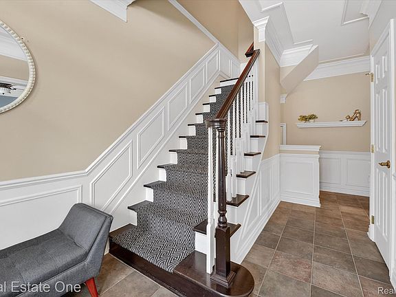 4th image of 1615 Town Commons Dr