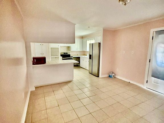 3rd image of 112 Kildare Ct