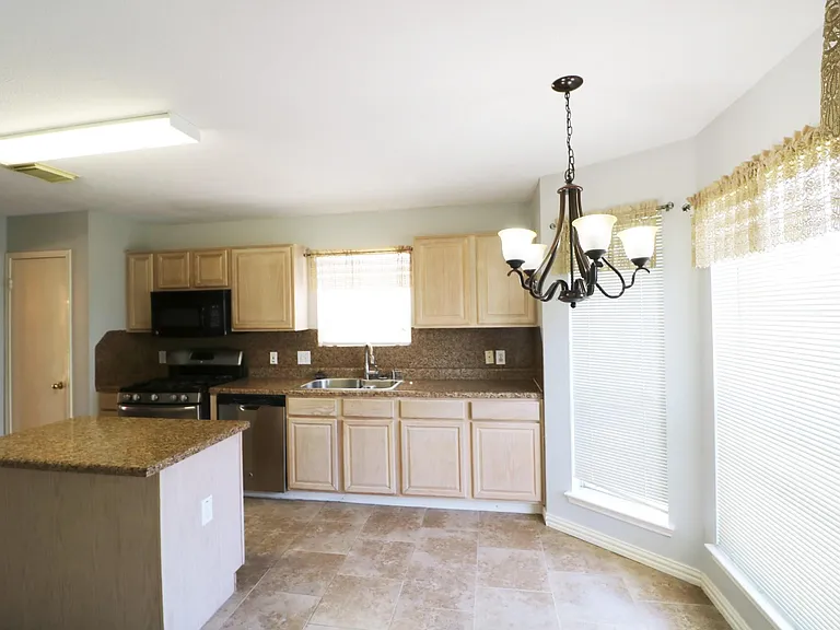 1926 Wildwood Ridge Dr — Photo 8