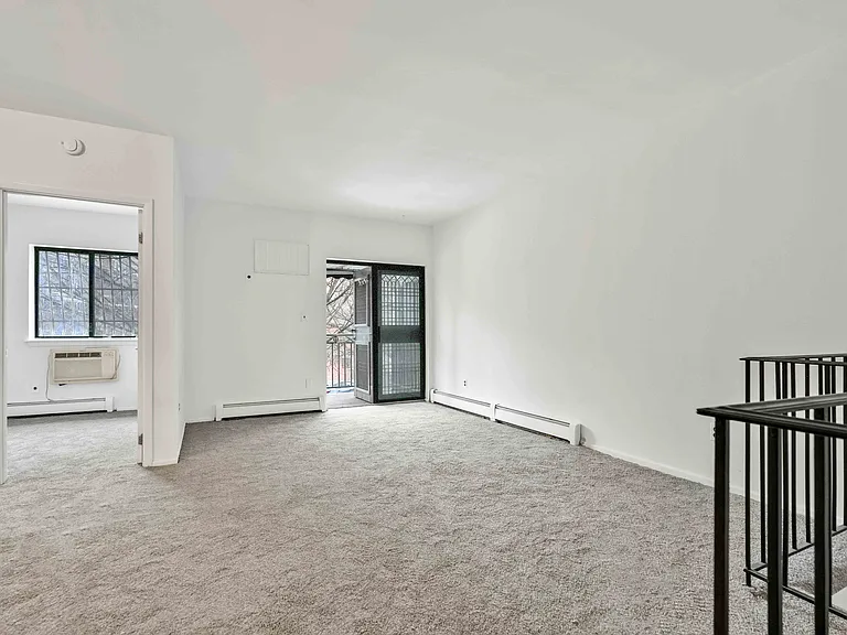 865 Home St #2 — Photo 4