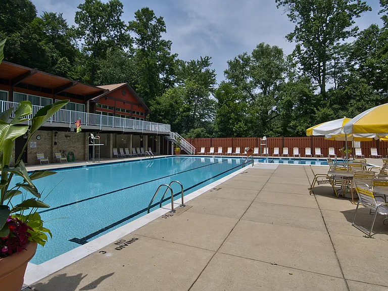 Elkridge Estates — Photo 16