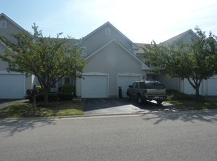 105 Oxford Ct, Oswego, IL 60543