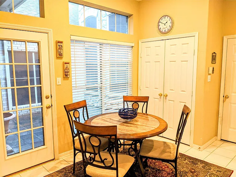10114 Crescent Bluff Ln — Photo 13