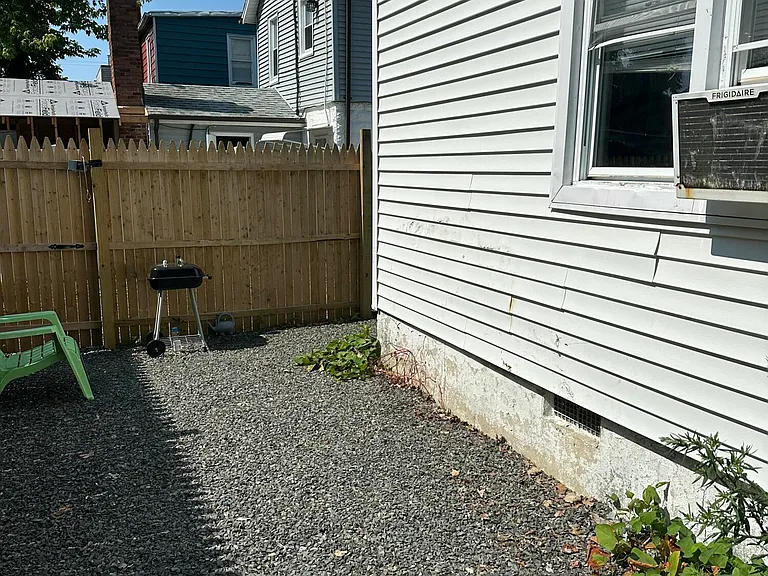 116 De Witt Ave — Photo 13