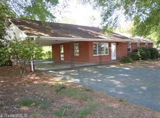 2070 Stratford Rd, Winston Salem, NC 27103