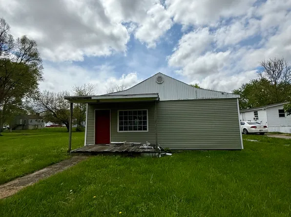 1503 E 20th St, Muncie, IN 47302