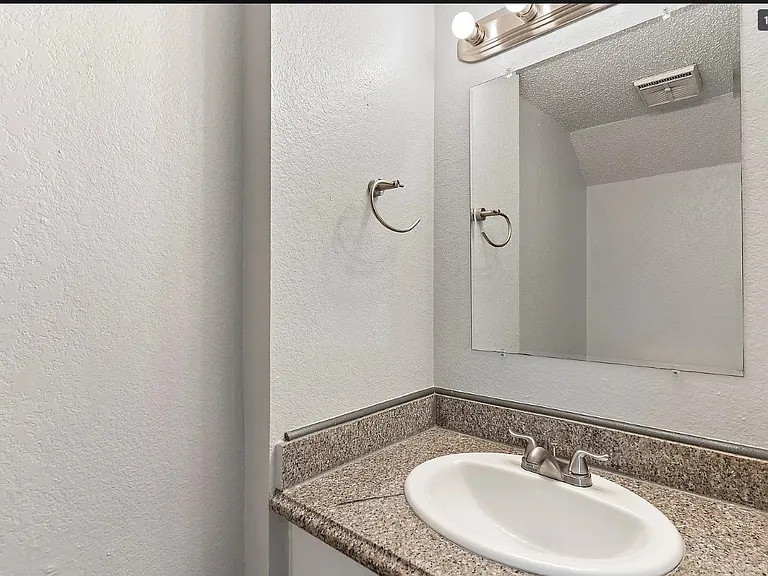 4939 Miller Ave #4939 — Photo 8
