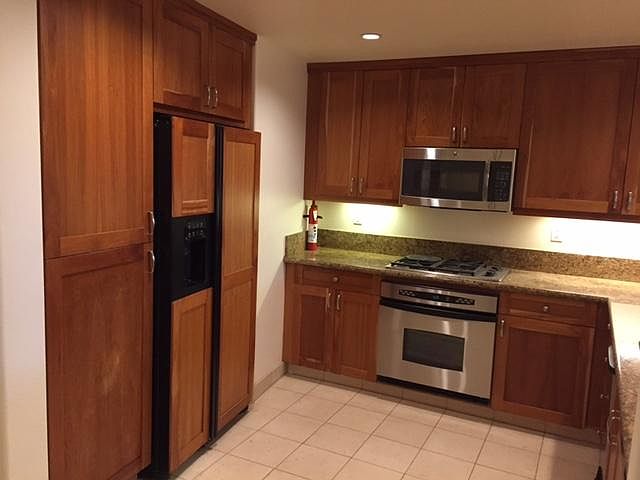 2nd image of 1155 Merrill St