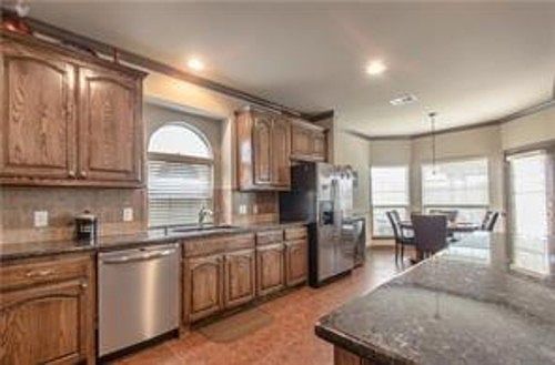 4th image of 13920 Blueberry Hill Dr