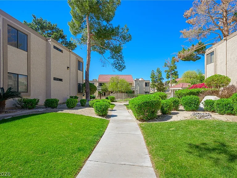 3770 Desert Marina Dr #52 — Photo 2