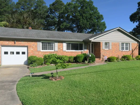 1389 Lakeside Rd, Virginia Beach, VA 23455