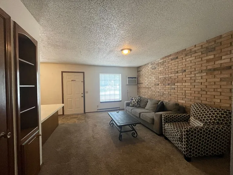 301 E Kee St — Photo 8