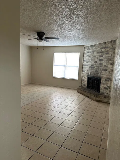 3 bed, 1500 sqft, $2,200 — Photo 3
