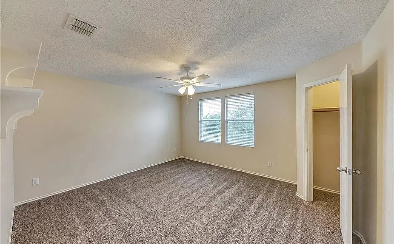 4 bed, 2214 sqft, $2,300 — Photo 1