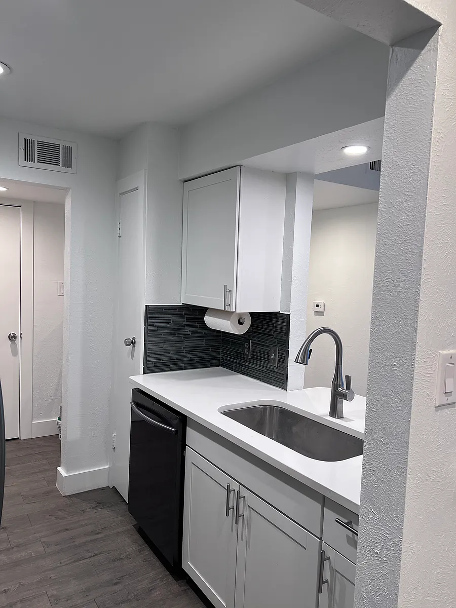 Building Photo - 4837 Cedar Springs Rd #212