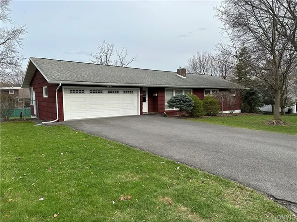 339 Kensington Pl, Syracuse, NY 13210