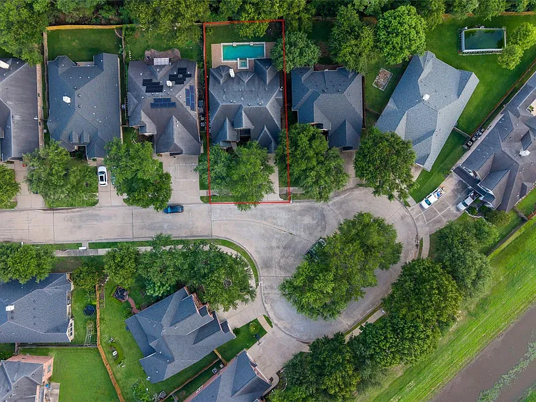 21327 Pennshore Ln — Photo 3