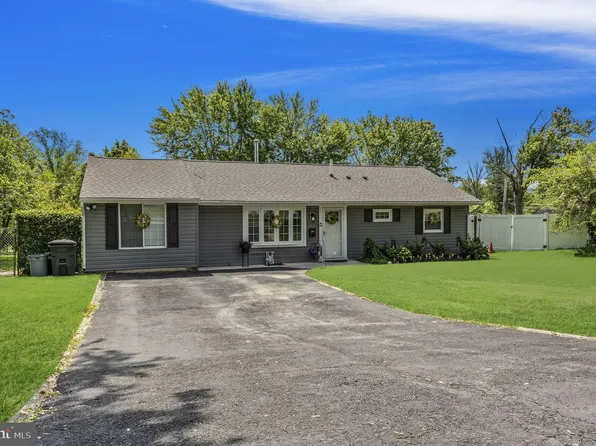 242 Trenton Rd, Fairless Hills, PA 19030