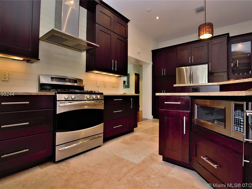 1st image of 408 Boabadilla St