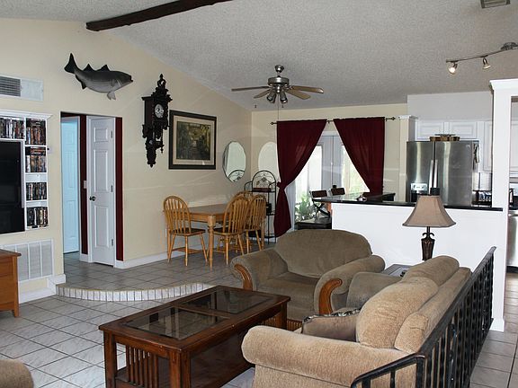 2nd image of 1362 Coronet Dr