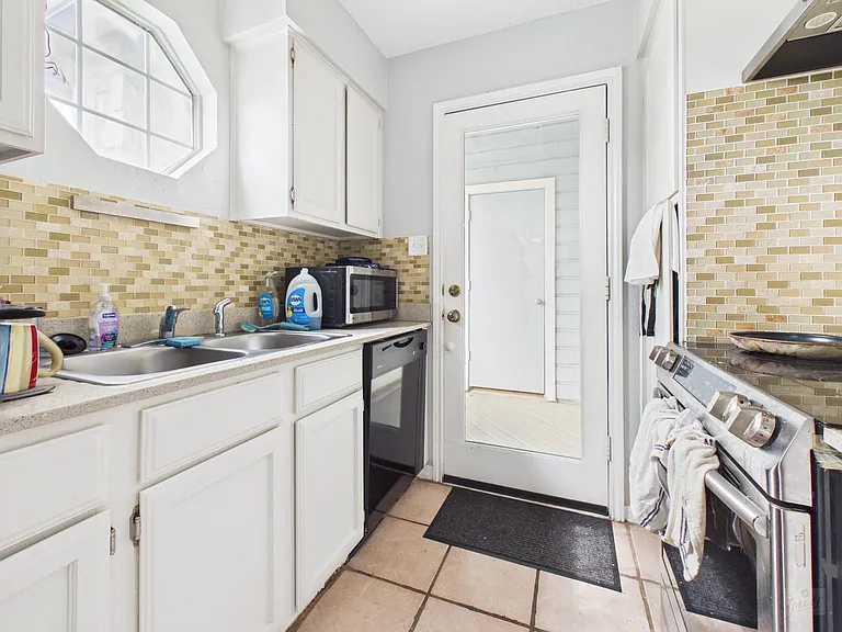 3111 Tom Green St #305 — Photo 6