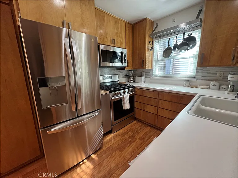 23870 Lakeview Dr — Photo 6