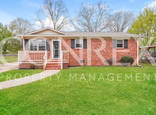 3 Crofton Dr, Greenville, SC 29605