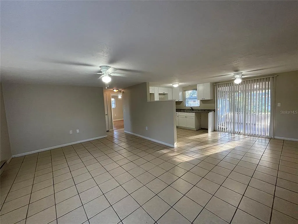 2 bed, 1.0 bath, 888 sqft, $1,350 — Photo 3
