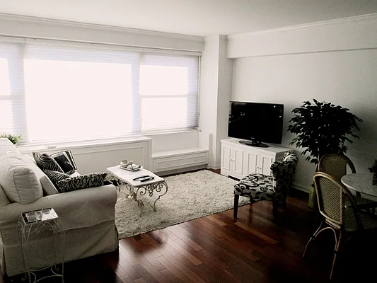 Rented by Barshay Brokerage | media 19