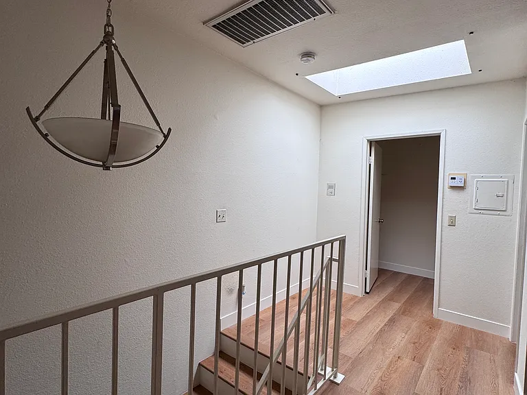 5729 Hazeltine Ave #4 — Photo 10