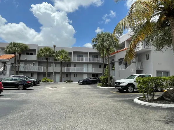2750 W 76th St APT 201, Hialeah, FL 33016